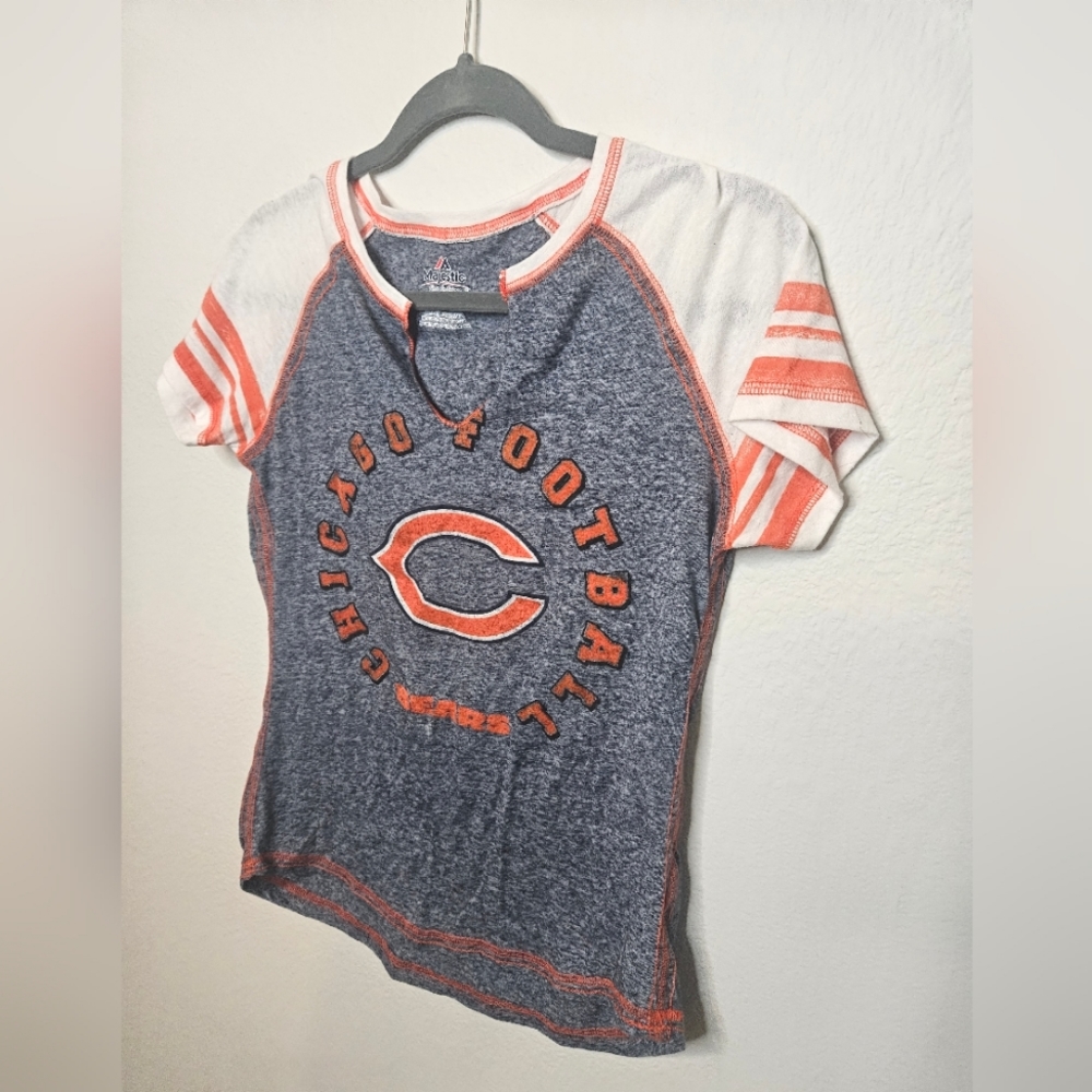 NWOT Chicago Bears NFL V-Neck Women's Top